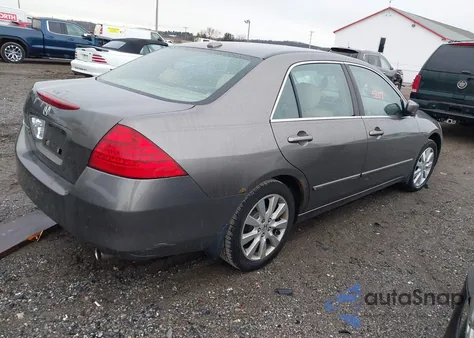 2007 Honda Accord 3.0 Ex z USA, uszkodzony, nr VIN 1HGCM66547A041485